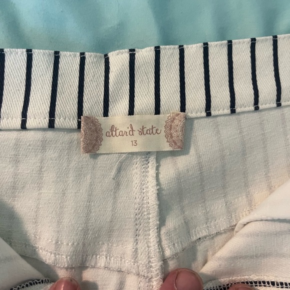 Women’s shorts. SIZE 13 - Picture 2 of 2